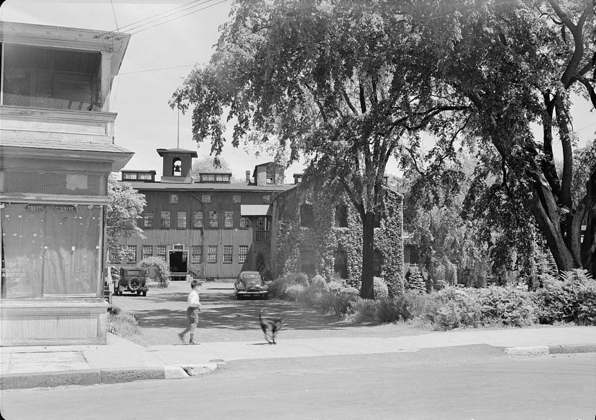 A street scene in Southington, 1942