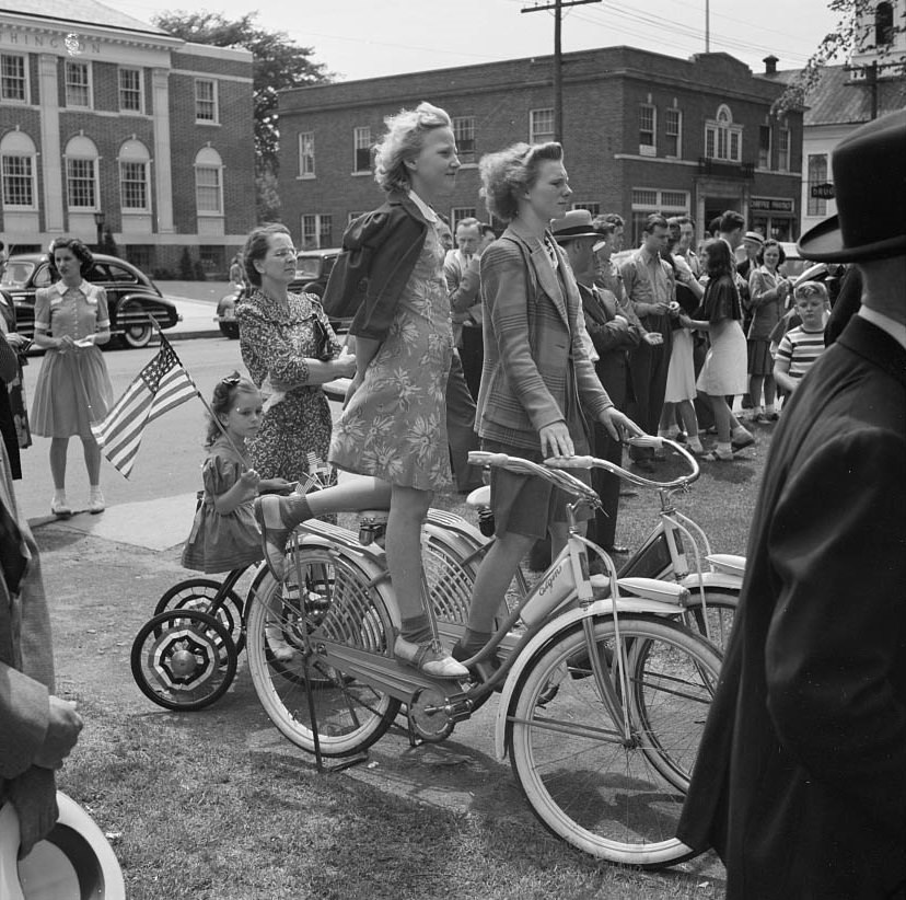 Southington school children staging a patriotic demonstration, 1942