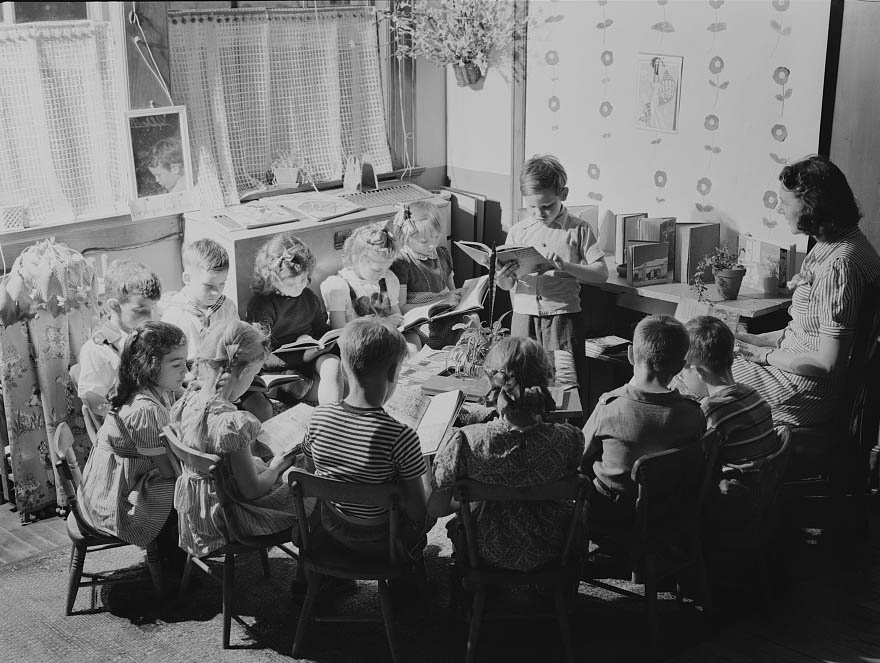 A class of young children, 1942