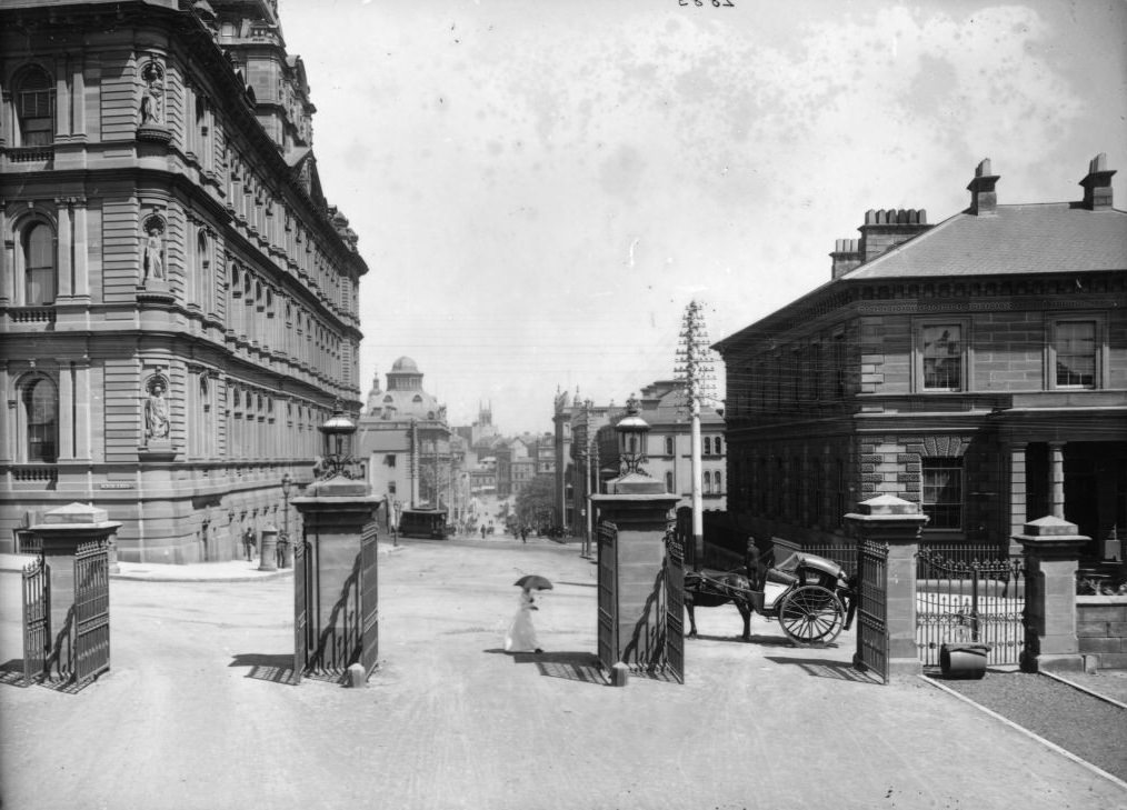 Bridge Street, from Government House gates