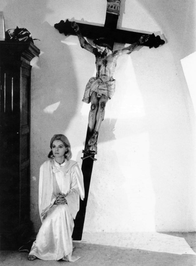 Virna Lisi on the set of Casanova ’70, 1965