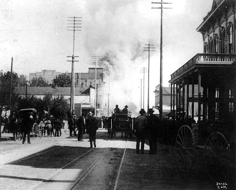 1st Ave., at the start of the fire, June 6, 1889