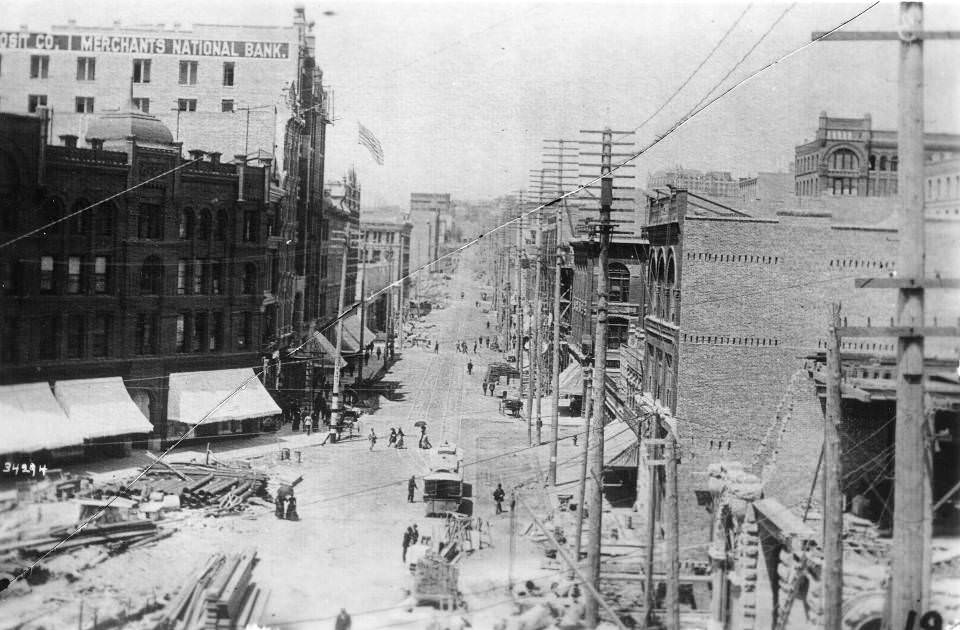 1st Ave., looking north from Pioneer Square, 1890