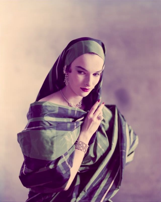 Victoria von Hagen, Vogue USA, October 1952