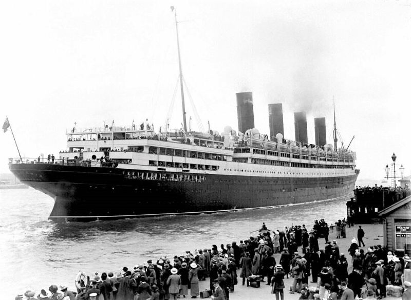 Aquitania departs the Liverpool Landing Stage at the start of her maiden voyage to New York, May 30, 1914