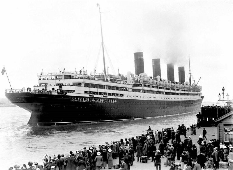 Aquitania departs the Liverpool Landing Stage at the start of her maiden voyage to New York, May 30, 1914