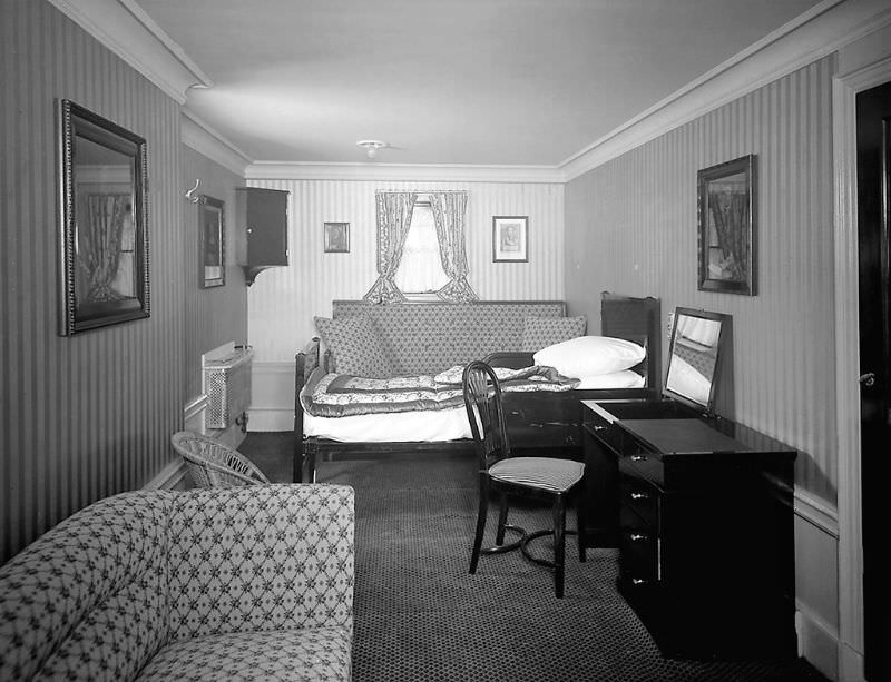 The 1st Class Holbein Suite aboard Aquitania, May 1914