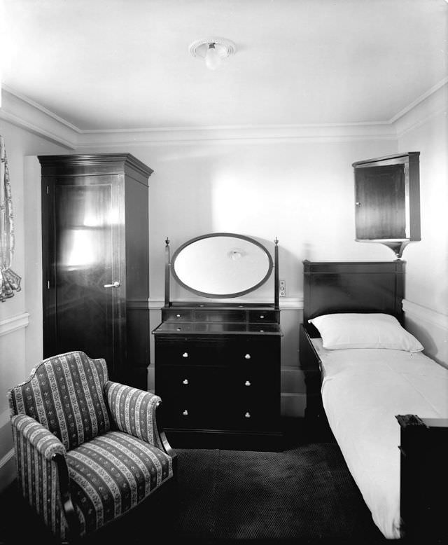 1st Class stateroom A36 (an outside single) aboard Aquitania, May 1914