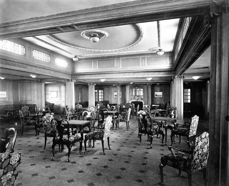 The 2nd Class Smoking Room aboard Aquitania.