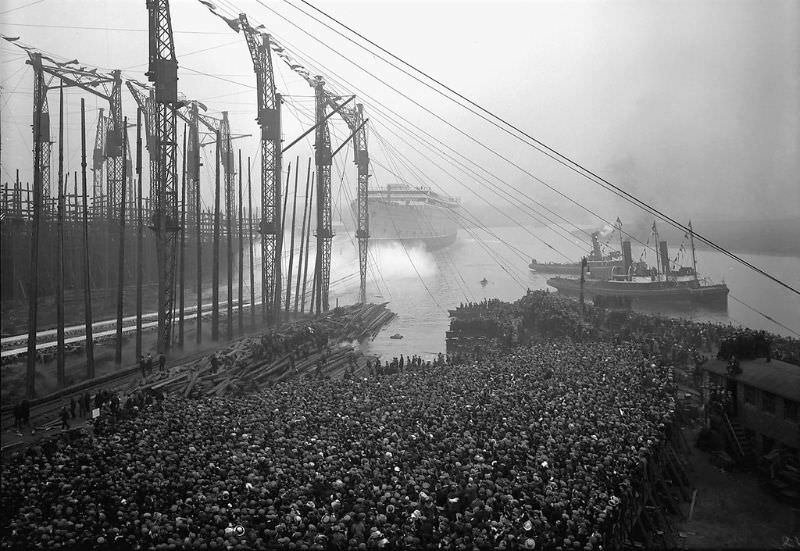 A sea of spectators watch the launch of Aquitania at John Brown & Company of Clydebank on 21 April 1913