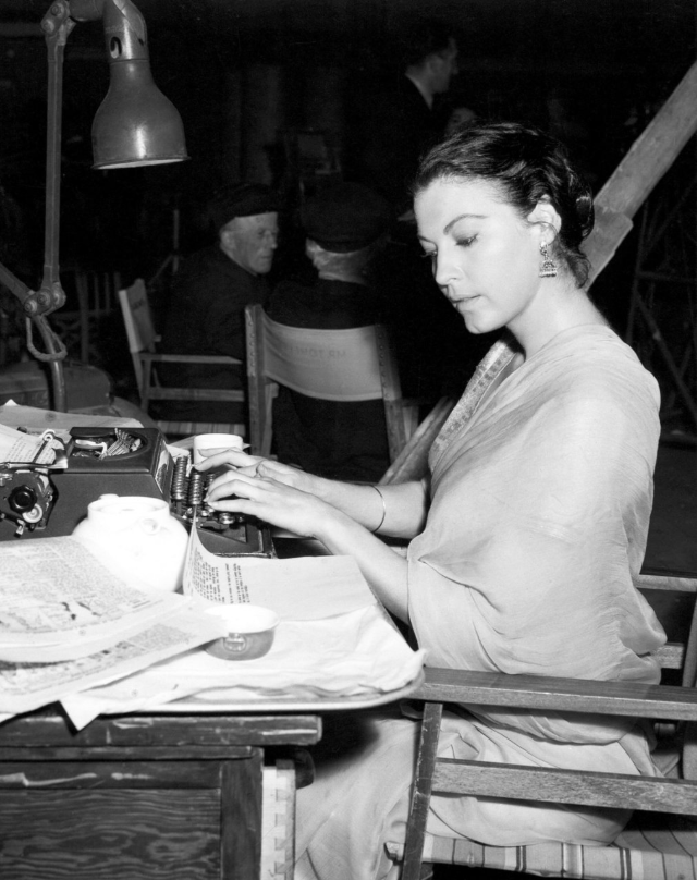 Stunning Photos of Ava Gardner during the filming of 'Bhowani Junction (1956)