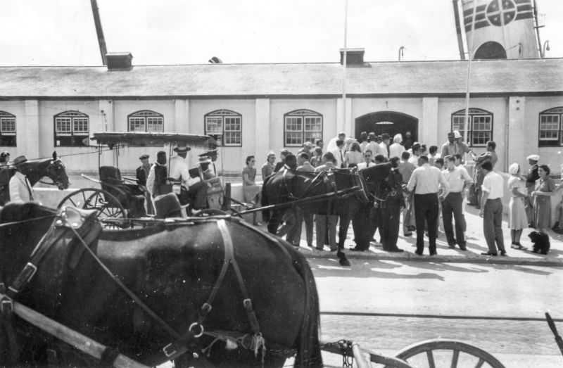 Fascinating Historical photos of Bermuda in the 1940s