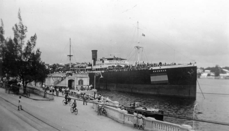 Fascinating Historical photos of Bermuda in the 1940s