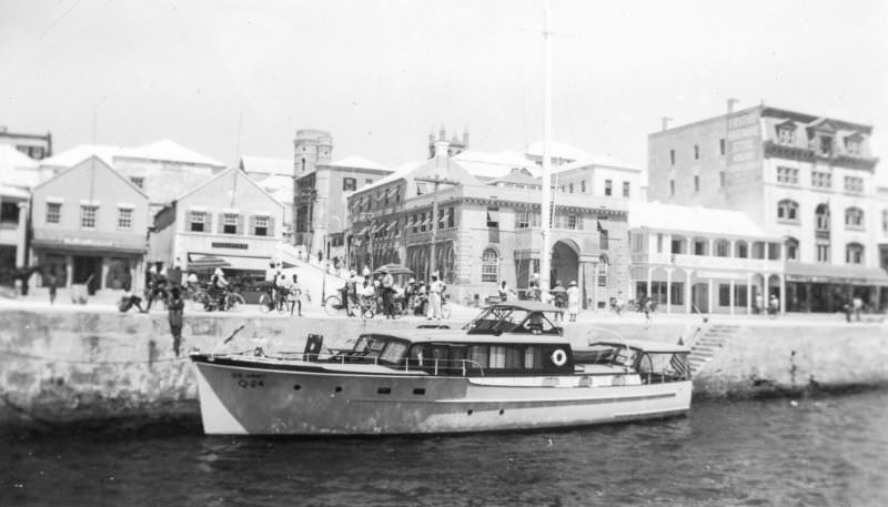Fascinating Historical photos of Bermuda in the 1940s