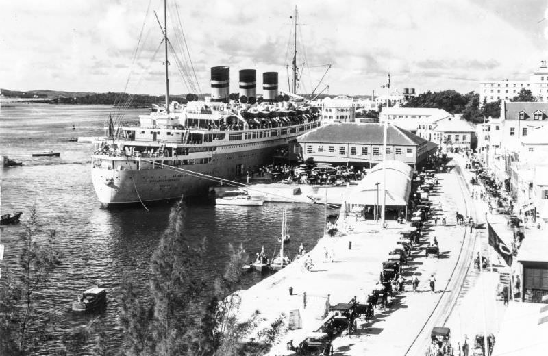 Fascinating Historical photos of Bermuda in the 1940s