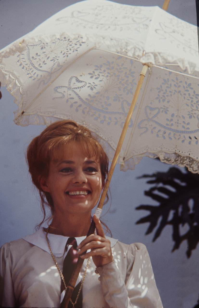 Beautiful Photos of Brigitte Bardot and Jeanne Moreau from the set of ‘Viva Maria! (1965)