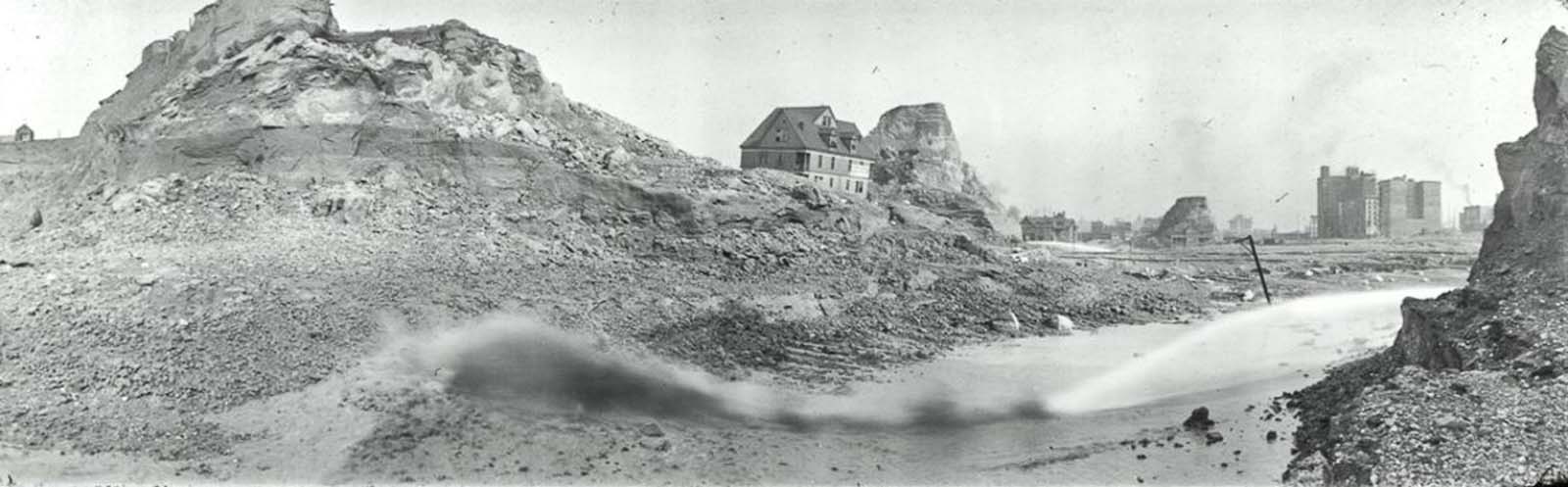 Building Seattle: Rare Historic Photos show the Construction of the city from the Early 20th Century