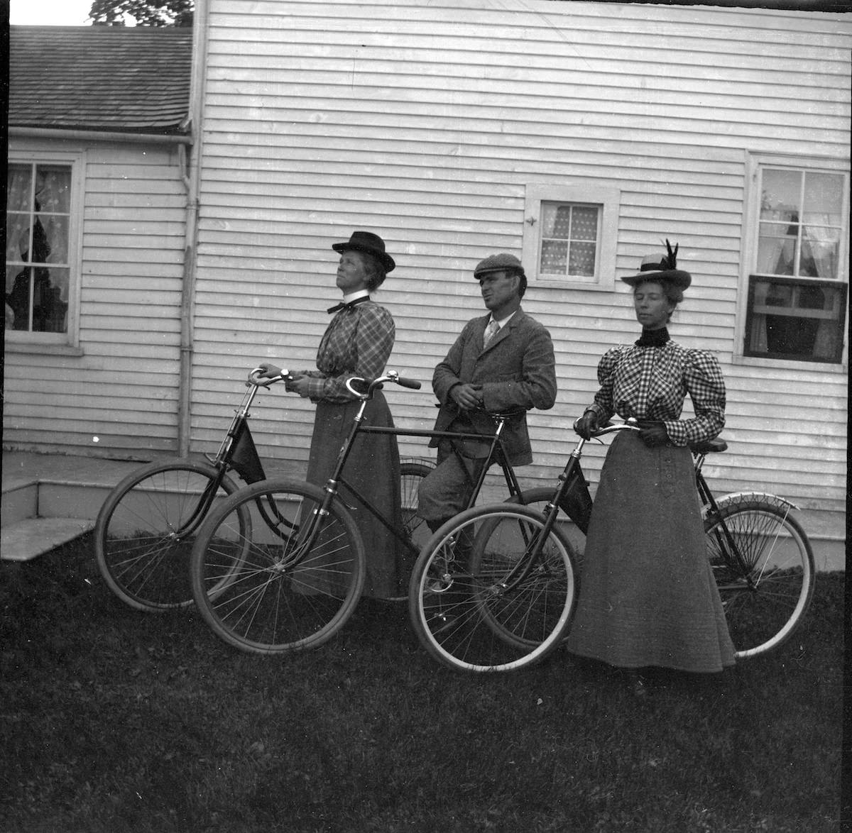 Fannie, Lillie & Harry & their bicycles. Photo is undated.