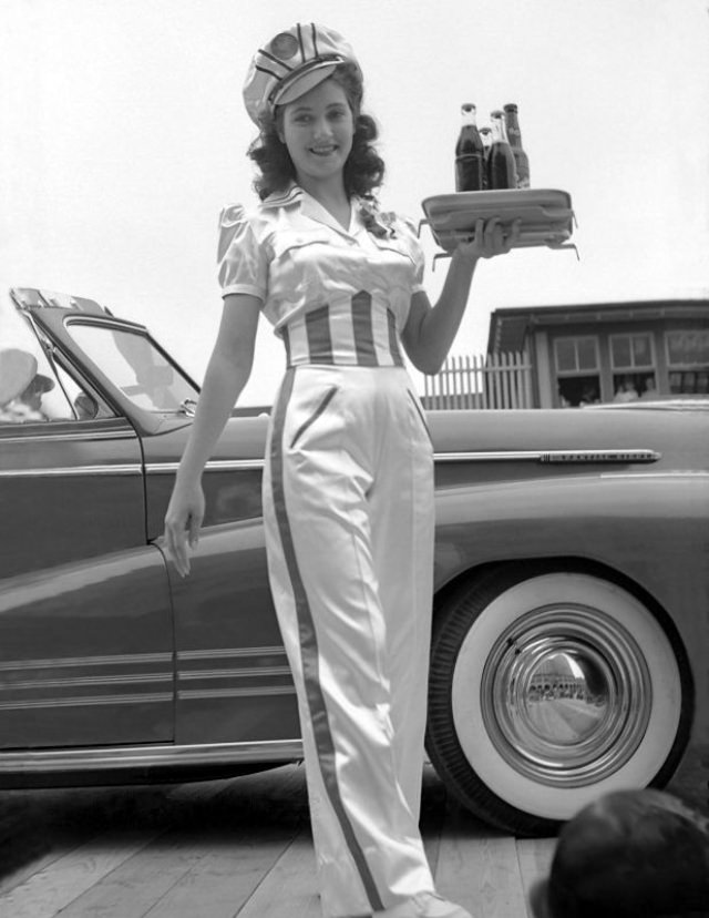 The History and Photos of Beautiful Carhop Girls from the 20th Century