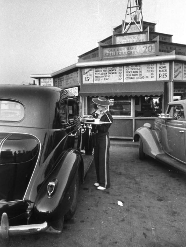 The History and Photos of Beautiful Carhop Girls from the 20th Century