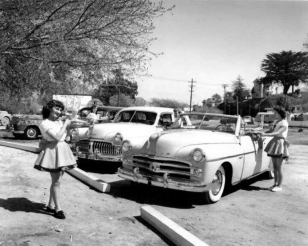 The History and Photos of Beautiful Carhop Girls from the 20th Century