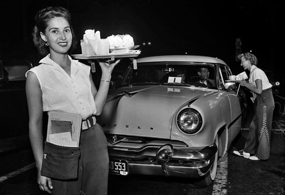 The History and Photos of Beautiful Carhop Girls from the 20th Century