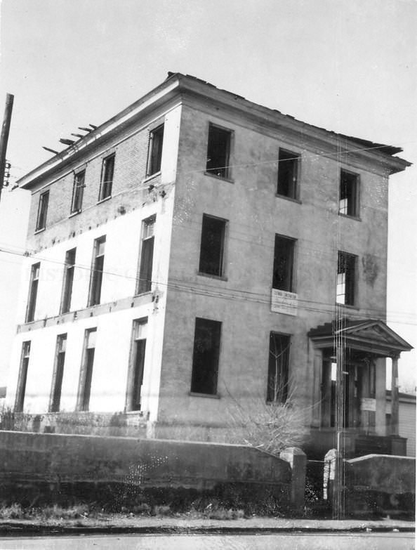 647 East Bay Street: Destroyed December 1957