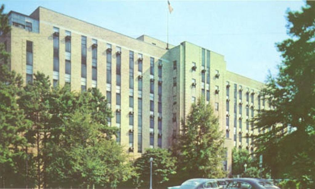 Charlotte Memorial Hospital, 1960