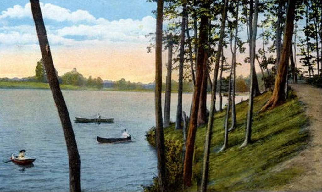Boating on Lakewood Park, 1910