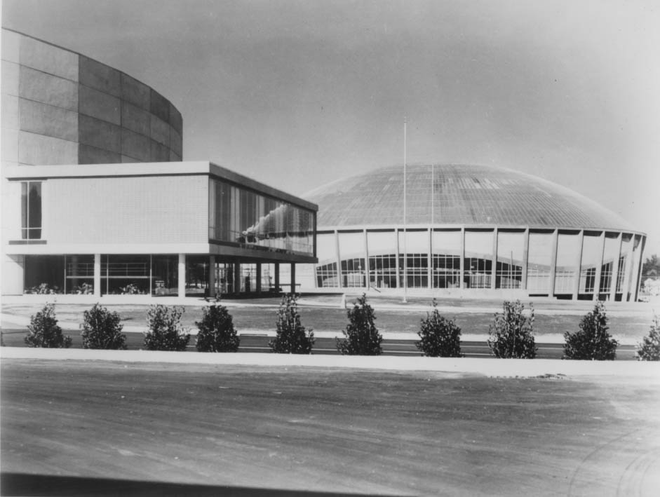 Ovens Auditorium, 1976