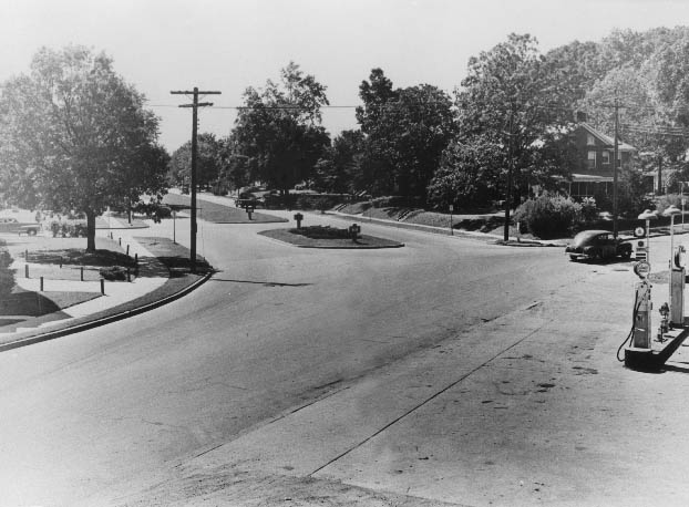 The Plaza at the intersection of Parkwood, 1950