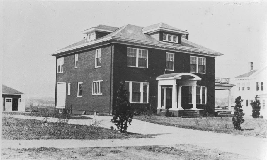 Residence in Myers Park shortly after construction, 1916