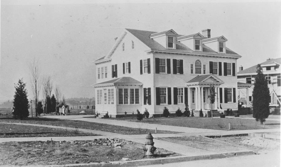 Typical example of Classical Revival architecture that is found in Myers Park, 1916