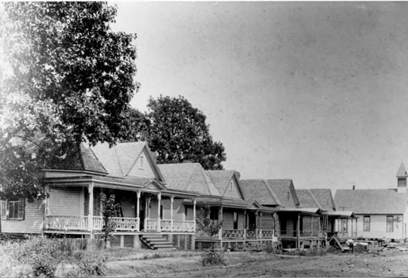 Row of mill houses somewhere in Charlotte, 1920
