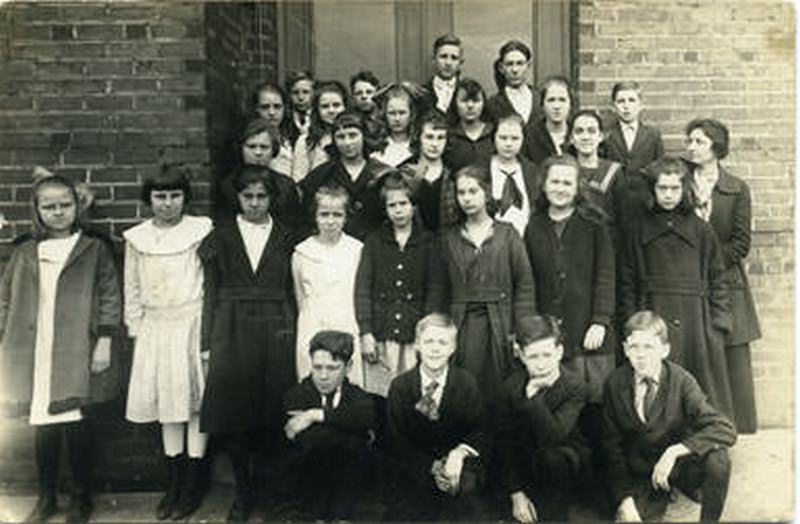 Martha Auten's Sixth Grade Class at Wesley Heights, 1923