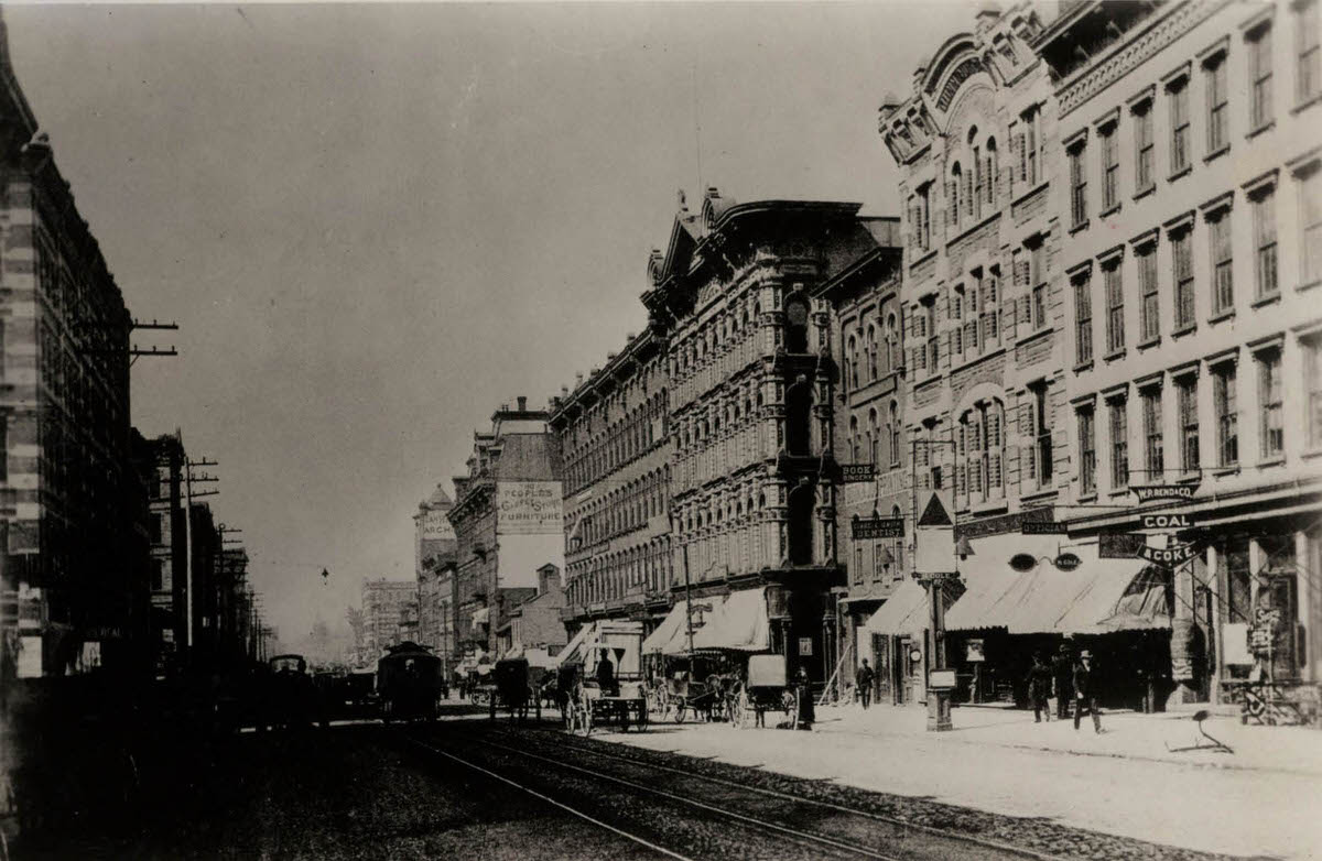 North High Street looking north from Gay Street, 1889