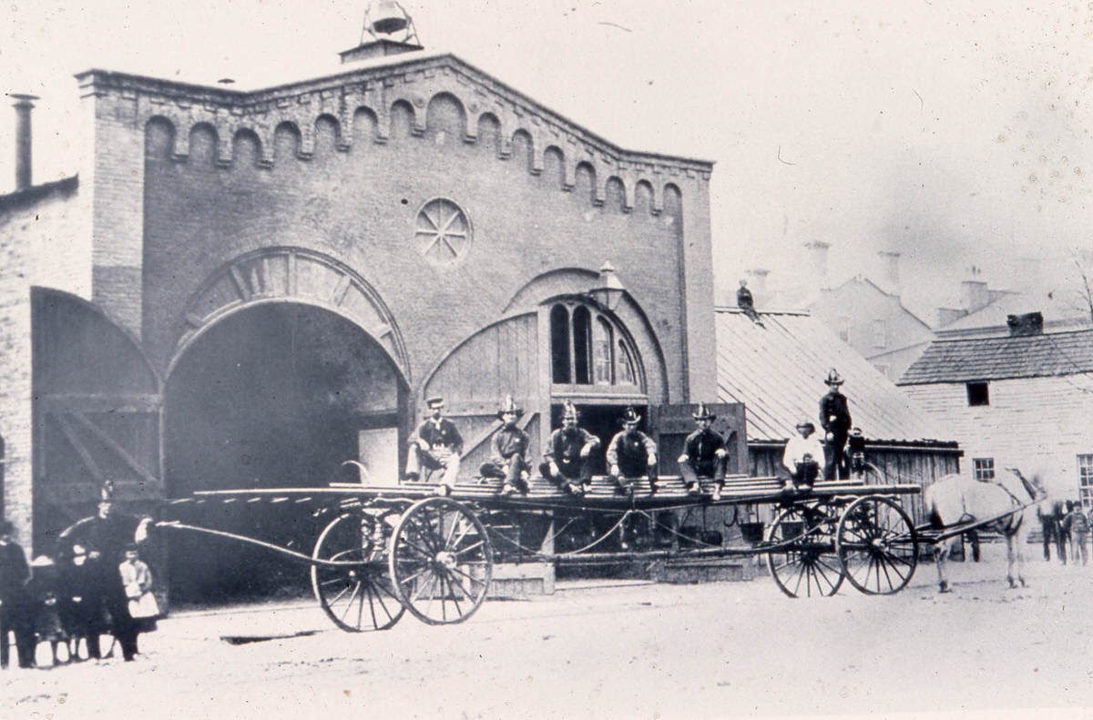 Pride of Columbus fire wagon nicknamed "Gift"1888