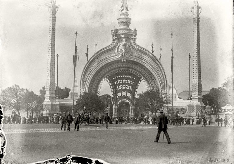 Monumental gate, Universal Exhibition of 1900 in Paris