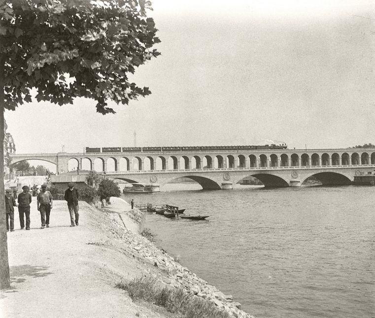 The Auteuil viaduct, Paris, 1905