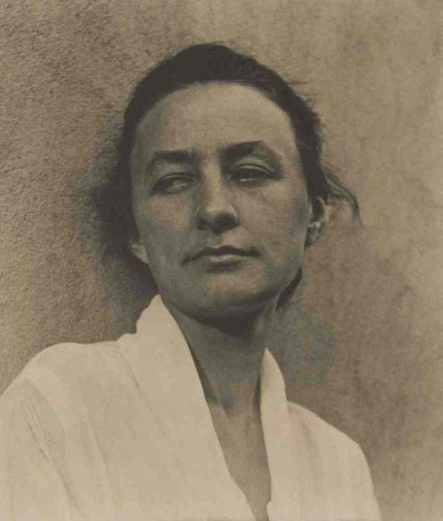 Georgia O'Keeffe: Life Story and Portraits of the Greatest 20th Century Painter and Pioneer of Modernism