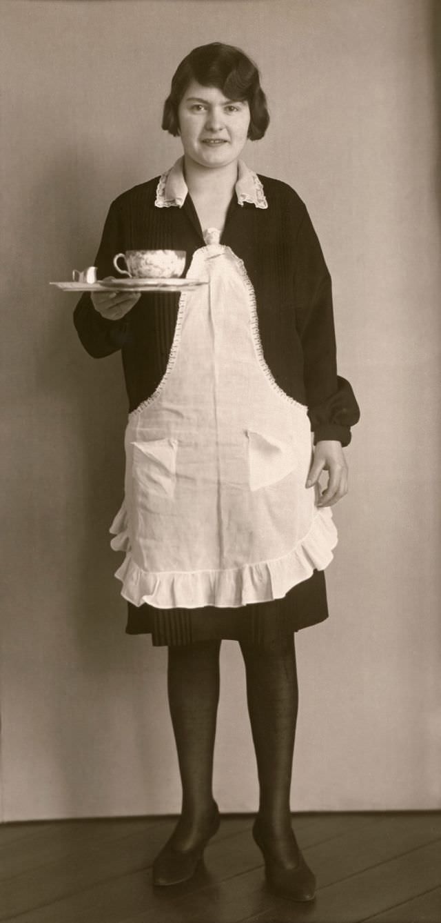 Café waitress