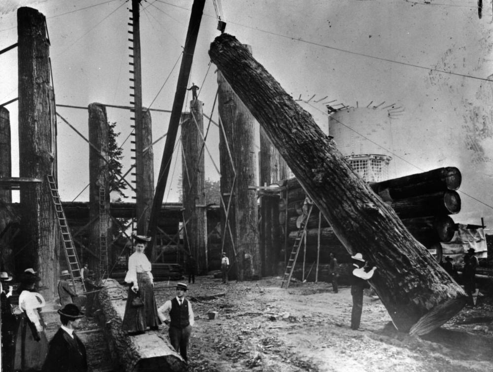 Construction of the old Forestry Building, 1904.