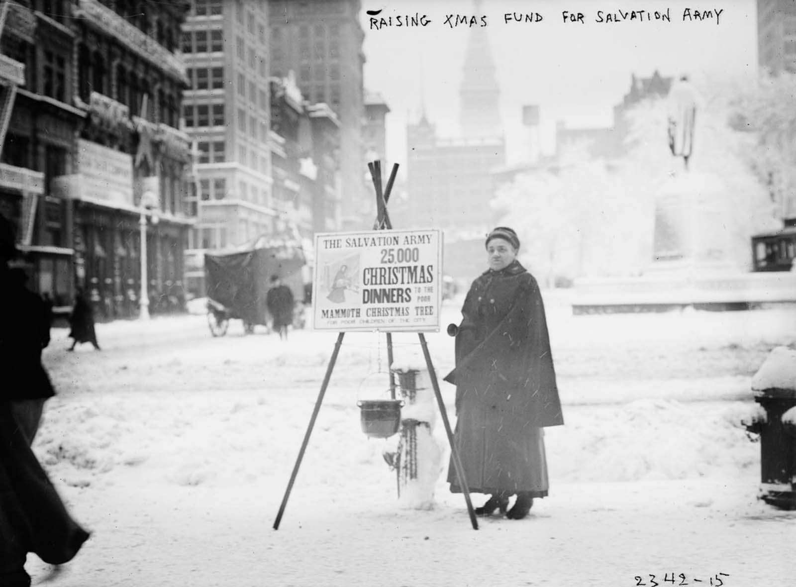 Fascinating Historical Photos of Holiday Shopping in New York City from the Early 20th Century