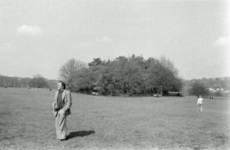 Hampstead Heath, Tumulus, 1977