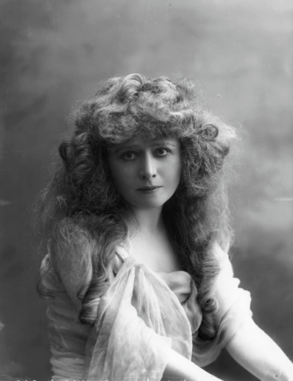 Mabel Love: Life Story and Glamorous Photos of the Great Stage Actress of Late Victorian and Edwardian Eras