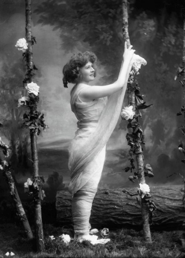 Mabel Love: Life Story and Glamorous Photos of the Great Stage Actress of Late Victorian and Edwardian Eras