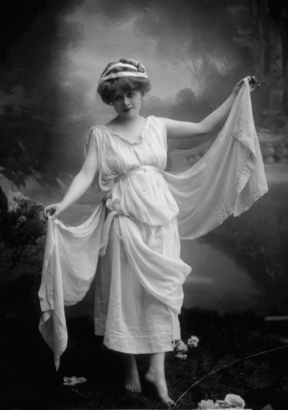 Mabel Love: Life Story and Glamorous Photos of the Great Stage Actress of Late Victorian and Edwardian Eras