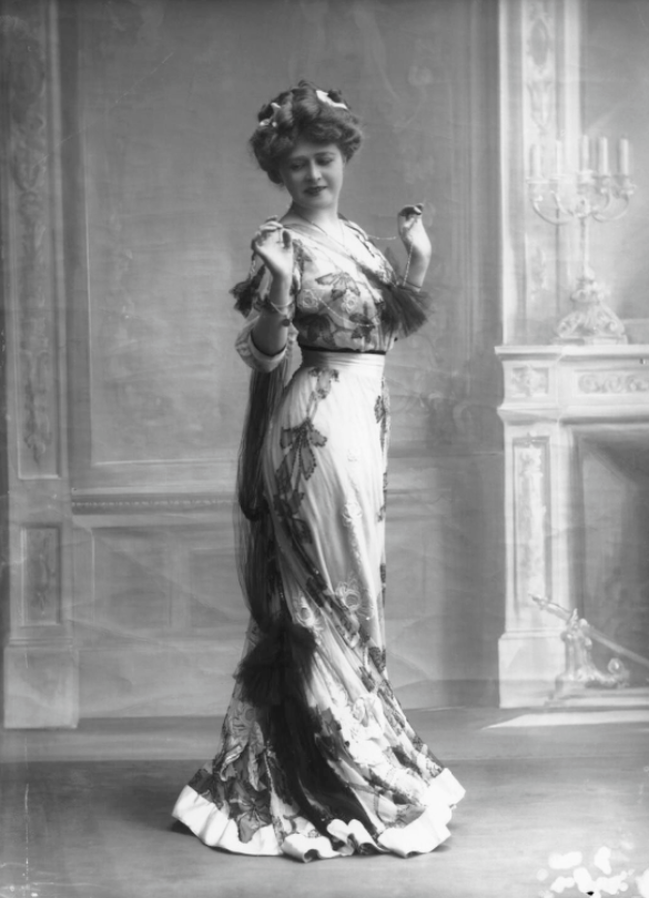 Mabel Love: Life Story and Glamorous Photos of the Great Stage Actress of Late Victorian and Edwardian Eras