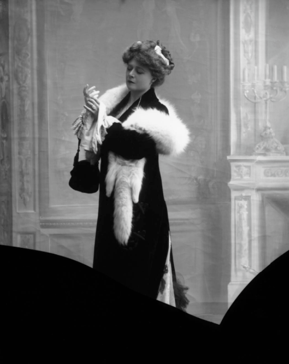 Mabel Love: Life Story and Glamorous Photos of the Great Stage Actress of Late Victorian and Edwardian Eras