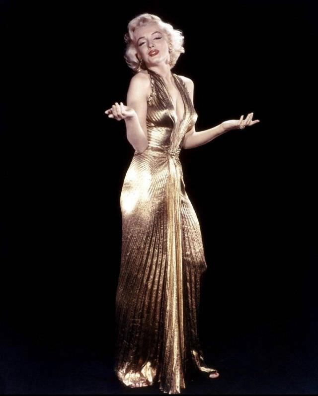 Fabulous Photos of Marilyn Monroe Wearing a Gold Lamé Dress, 1953